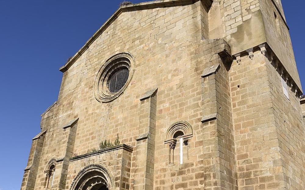 Iglesias Santa María de Almocovar